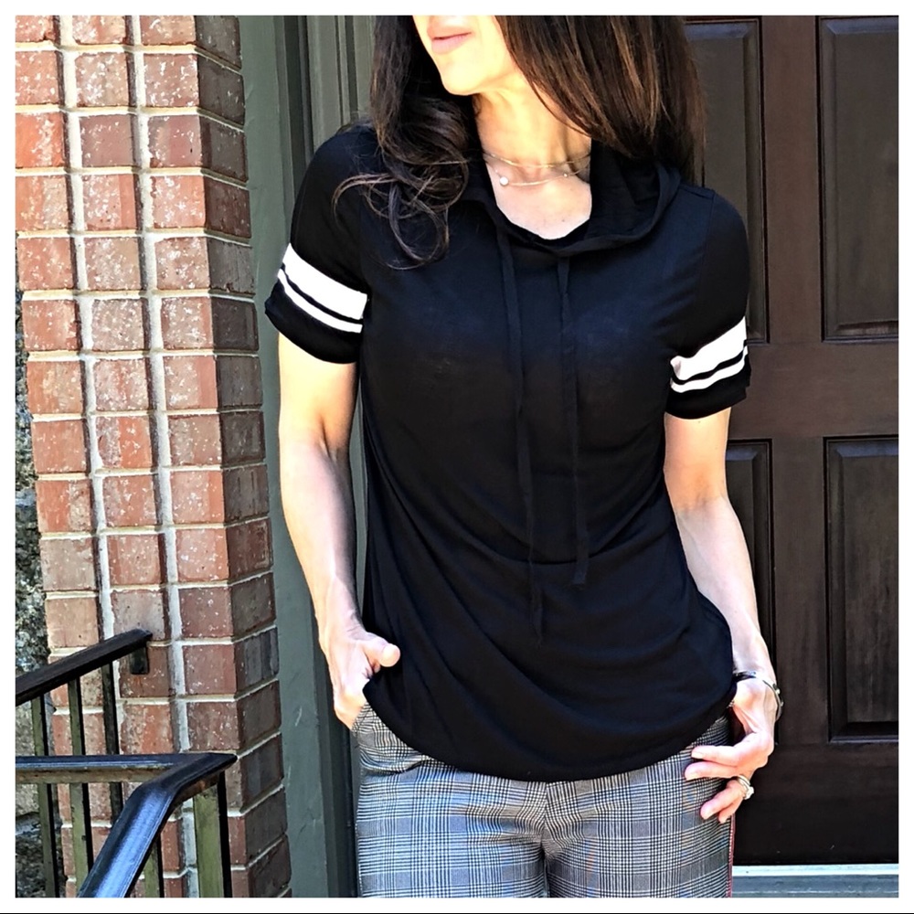 ✨LAST ONE ✨Black hooded color block sleeves top - Picture 3 of 8